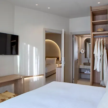 Ammos Luxury מסטיכרי