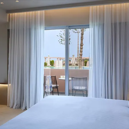 Ammos Luxury אתר נופש מסטיכרי
